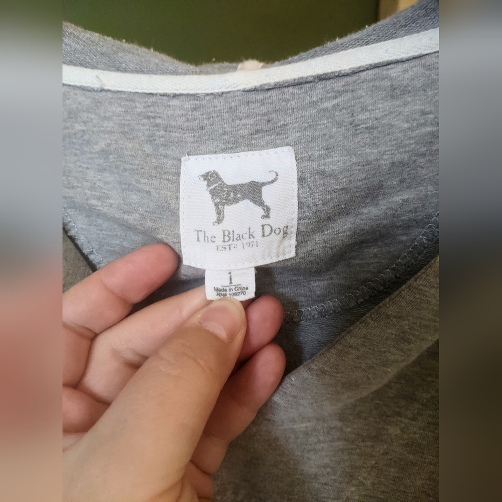 The Black Dog Women's Gray Hooded Sweatshirt with Front Pocket Size 1 - Picture 2 of 5